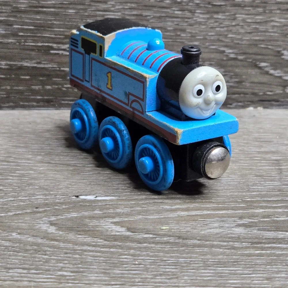 Thomas & Friends Wooden Railway Thomas #1 Blue Tank Train Car Learning Curve